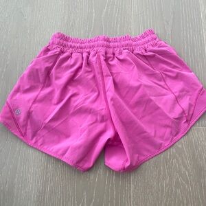 LULULEMON SHORT 4"
Sonic Pink size 2